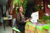 Ancienne couturière, Lydia a proposé ses services au réseau de l'Accorderie.