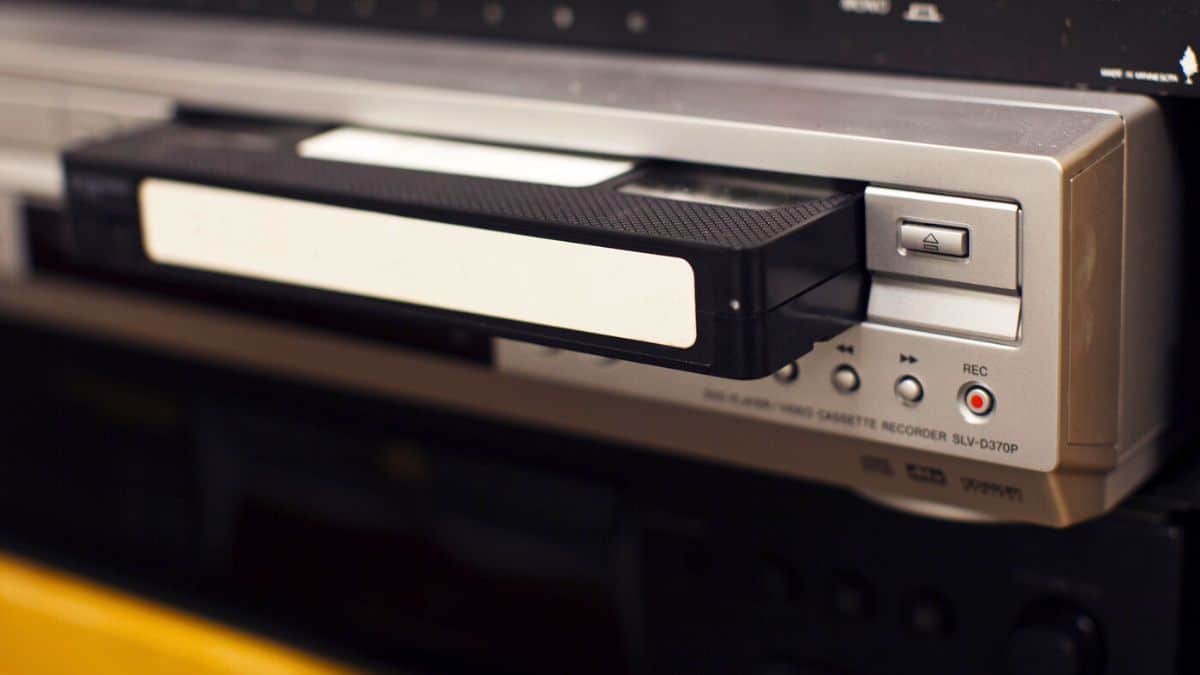 vos vieilles cassettes vhs dans vos placards peuvent vous rapporter une fortune (jusqu'à 3500€), voici lesquelles sont recherchées