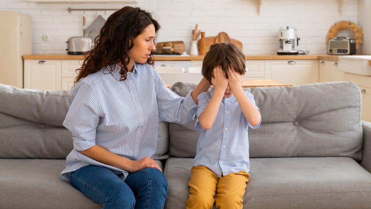 « j’ai élevé mon fils avec l’éducation positive et je déconseille vivement aux parents de faire la même erreur »