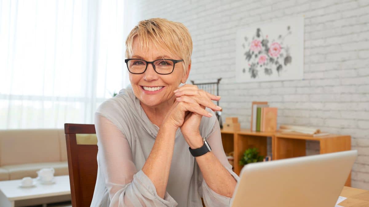 emploi des séniors bientôt un temps de travail réduit pour les personnes de plus de 55 ans, cette décision fait réagir