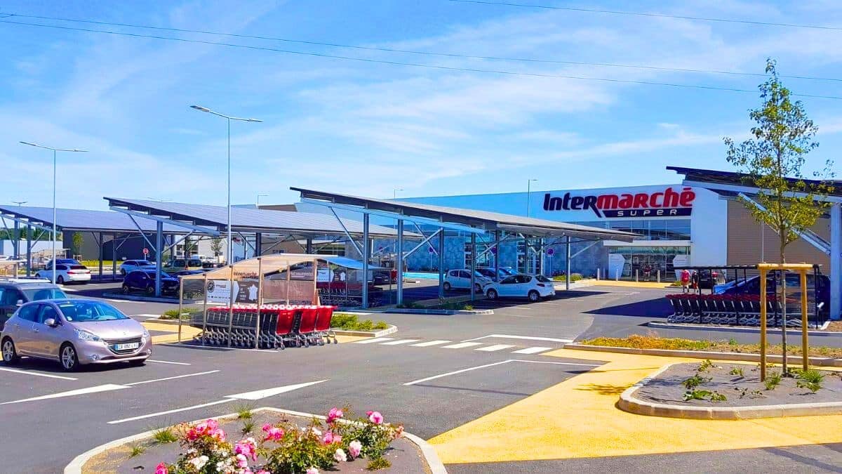 intermarché rend son parking définitivement payany, les clients s’indignent contre l'enseigne et exigent la gratuité