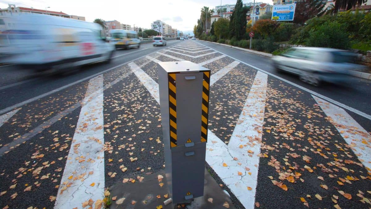 50.000 voitures piégées par ce radar en une année, toutes les amendes annulées grâce à ce vice caché